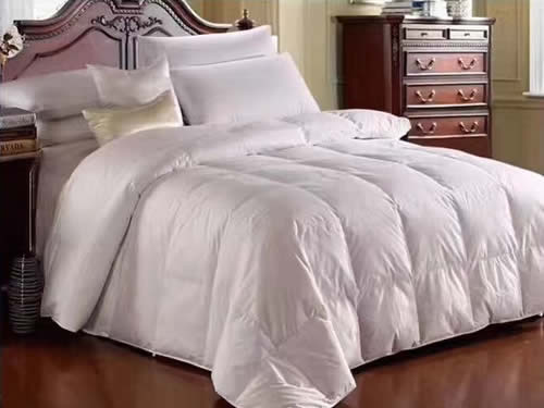 床上四件套：床被單和枕套